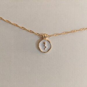 Gold Tone Flower Pendant Necklace